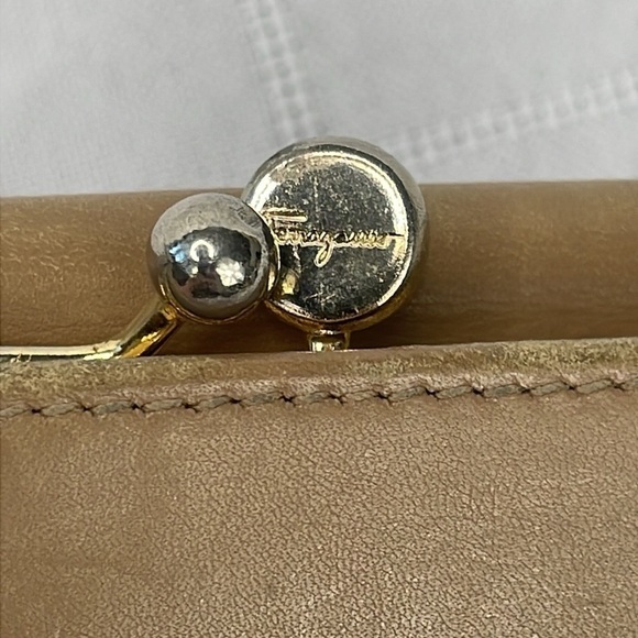 Ferragamo Compact Wallet Beige Leather Gancini Clasp and Kisslock - Picture 7 of 17